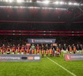 Galatasaraylı taraftarlar ayaklandı! Ma&ccedil; esnasında 'Y&ouml;netim istifa' sesleri