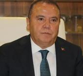 Muhittin B&ouml;cek hastaneye kaldırıldı