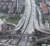  İstanbul halkı toplu taşımayı kullandı, megakent&rsquo;te yollar boş kaldı
