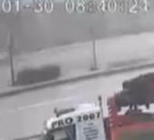 Kontrolden &ccedil;ıkan servis ref&uuml;je &ccedil;ıktı: &Ouml;l&uuml;mden saniyelerle kurtuluş kamerada