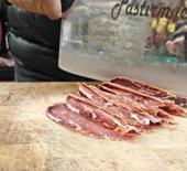 Pastırmanın kilosu raflarda 2 bin TL! Bir dilimi 32 lira 