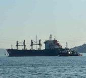 &Uuml;sk&uuml;dar a&ccedil;ıklarında arızalanan d&ouml;kme y&uuml;k gemisine m&uuml;dahale edildi