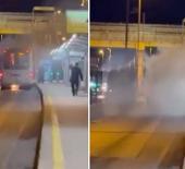 &Uuml;sk&uuml;dar&rsquo;da metrob&uuml;ste yangın