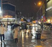 İstanbul'da kar yağışı başladı: Hava sıcaklığı birden d&uuml;şt&uuml;!