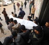 Gazze'de Ramazanın ilk g&uuml;n&uuml;nde kan d&ouml;k&uuml;ld&uuml;! İsrail iki sivili şehit etti