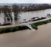 Edirne'de debisi artan Tunca'da 'kırmızı', Meri&ccedil;'te 'turuncu' alarm verildi