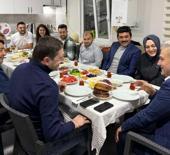 Milletvekili Canbey, sağlık &ccedil;alışanlarıyla sahur yaptı 