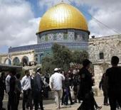 Ramazan ayı &ouml;ncesi Kud&uuml;s'te provokatif eylem: Mescid-i Aksa'ya baskın d&uuml;zenledi