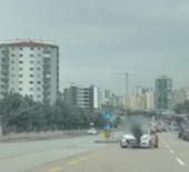 S&uuml;r&uuml;c&uuml; eğitmeni dehşet sa&ccedil;tı! Kaputun &uuml;zerinde kilometrelerce s&uuml;r&uuml;kledi