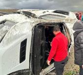 Şırnak'ta iş&ccedil;i servisi takla attı: 9 yaralı