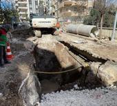 Şanlıurfada altyapı &ccedil;alışmasında g&ouml;&ccedil;&uuml;k: İki iş&ccedil;i yaralandı