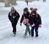 Son dakika: 8 ilimizde okullar 1 g&uuml;n tatil edildi