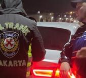 Ceza aracını yaktı: Ehliyetsiz yakalanan s&uuml;r&uuml;c&uuml;: Benim aracım o kadar etmiyor