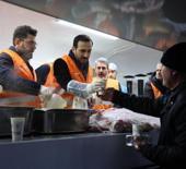 AK Parti İstanbul&rsquo;dan her g&uuml;n on binlerce kişiye &ccedil;orba ikramı