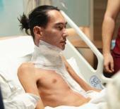 Boynundaki 2 kiloluk k&uuml;tleyle yaşıyordu: T&uuml;rkiye'de sağlığına kavuştu!