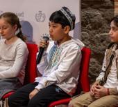 D&uuml;nyada 1 milyar &ccedil;ocuk yetim, &ouml;ks&uuml;z ya da sosyal yetim