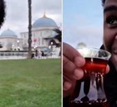 Sultanahmet&rsquo;te duygulandıran iftar: İngiliz gen&ccedil; T&uuml;rk misafirperverliğine hayran kaldı