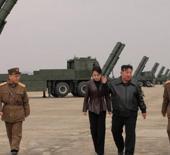 Kuzey Kore'de top&ccedil;u tatbikatı! Kim Jong Un: N&uuml;kleer silahların g&uuml;c&uuml;n&uuml; g&ouml;steriyoruz