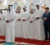 Kahraman şehitlerimiz i&ccedil;in Doha'da cenaze namazı! Katar Emiri de katıldı