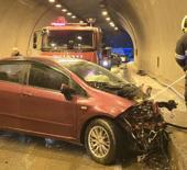 Karab&uuml;k'te ciple otomobil &ccedil;arpıştı: 2'si &ccedil;ocuk 7 yaralı