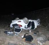 Kontrolden &ccedil;ıkan otomobil şarampole u&ccedil;tu: 4 yaralı