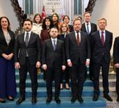 Bakan G&uuml;rlek'ten Hollandalı mevkidaşına FET&Ouml; mesajı: Talep ediyoruz