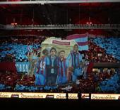 Trabzonspor'dan Galatasaray'a g&ouml;ndermeli koreografi!