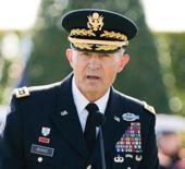 Trump'ın g&ouml;revden aldığı generalden sert mesaj: Ordu, karakterli liderler hak ediyor