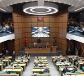 &Uuml;sk&uuml;dar Belediye Meclisi&rsquo;nde skandal: Vatandaşlar meclis salonundan atılmak istendi