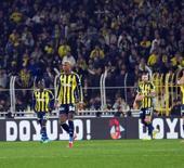 Fenerbah&ccedil;e derbi &ouml;ncesi avantajını kaybetti