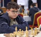 T&uuml;rk sporcu 15 yaşında d&uuml;nya rekoru kırdı