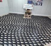 İstanbul'da durdurulan kamyonetten koli koli silah &ccedil;ıktı