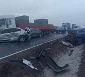 Yolcu otob&uuml;s&uuml; 10 araca &ccedil;arparak durabildi: 7 yaralı