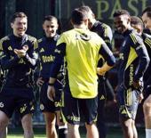 Fenerbah&ccedil;e Konyaspor ma&ccedil;ının kamp kadrosunu a&ccedil;ıkladı! 3 eksik var