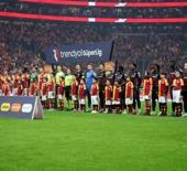 Galatasaray derbi &ouml;ncesi kupada test ma&ccedil;ında! Okan Buruk rotasyon yapacak