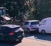 İstanbul'da korkun&ccedil; kaza: Kontrolden &ccedil;ıkan kep&ccedil;e ara&ccedil;ları bi&ccedil;ti