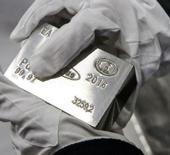 Altın coştuk&ccedil;a o da şahlanıyor! Dev bankadan korkutan "d&uuml;zeltme" uyarısı