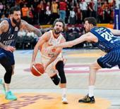 Pota derbisinde kazanan Anadolu Efes!