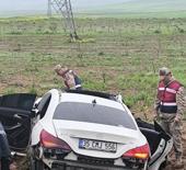 Siirt'te otomobil ile kamyonet &ccedil;arpıştı: 2 &ouml;l&uuml;, 3 ağır yaralı