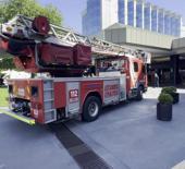 Beşiktaş'taki l&uuml;ks otelde yangın paniği: Vatandaşlar tahliye edildi