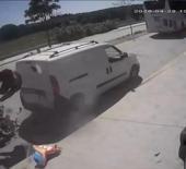 Dat&ccedil;a'da park halindeki araca &ccedil;arpan motosiklet s&uuml;r&uuml;c&uuml;s&uuml;n&uuml;n kaza anı ortaya &ccedil;ıktı