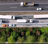 Kocaeli TEM'de 6 tır birbirine girdi: Ankara y&ouml;n&uuml; trafiğe kapandı