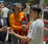 Şampiyonluk kutlaması kabusa d&ouml;nd&uuml;! 7 yaşındaki &ccedil;ocuğun y&uuml;z&uuml;ne alkol şişesi fırlattılar