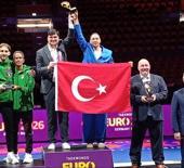 Bayrağımız zirvede yer aldı! Milli Takım, Avrupa şampiyonu