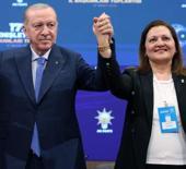 Burcu K&ouml;ksal AK Parti'ye katıldı: Rozetini Cumhurbaşkanı Erdoğan taktı