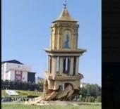 CHP'li Sancaktepe Belediyesi ay yıldız motifli kuleyi yıktı