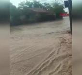 Hatay'ı sel vurdu! Dereler taştı, mahalle sular altında kaldı 