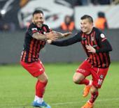 Nefes kesen ma&ccedil; uzatmalarda bitti! 1. Lig'de finalin adı belli oldu