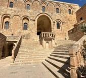 Mardin&rsquo;de adını bir &ccedil;i&ccedil;ekten alan inan&ccedil; ve tarih durağı: Deyrulzafaran Manastırı