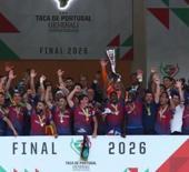 Finalde tarihe ge&ccedil;en s&uuml;rpriz! 2. Lig ekibi Avrupa devinin elinden kupayı aldı